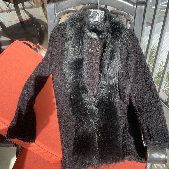 Donna Saylers Fabulous Faux Fur Sweater Beautiful soft Comfy Thick Fur Trim - Picture 4 of 5